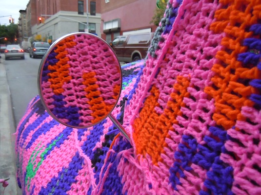 yarn-bombing-bombed-bicycle-volkswagon-beetle-elizabeth-street-nyc-2010-2