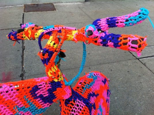 olek-yarn-bombed-yarnbombing-bicycle-bike-new-york-city-spring-2011-3 olek-yarn-bombed-yarnbombing-bicycle-bike-new-york-city-spring-2011-3