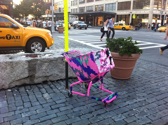 shopping-cart-yarnbombed-mepa-meat-packing-district-olek-new-york-summer-2011-1